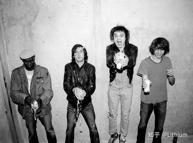 浪子乐队丨清晨晌午和深夜的另一种打开方式