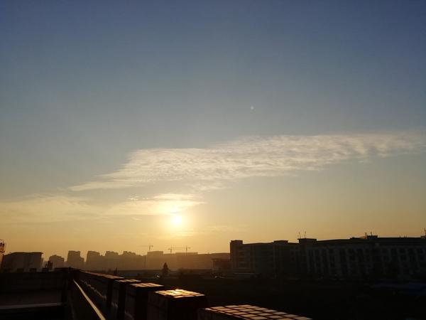 清晨早起的太阳