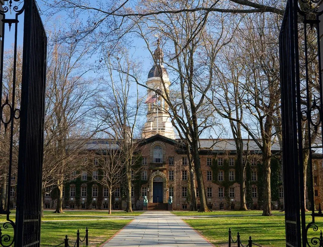 11所「最宠学生」的top 20名校:发offer很"抠门",发奖学金却很豪爽.