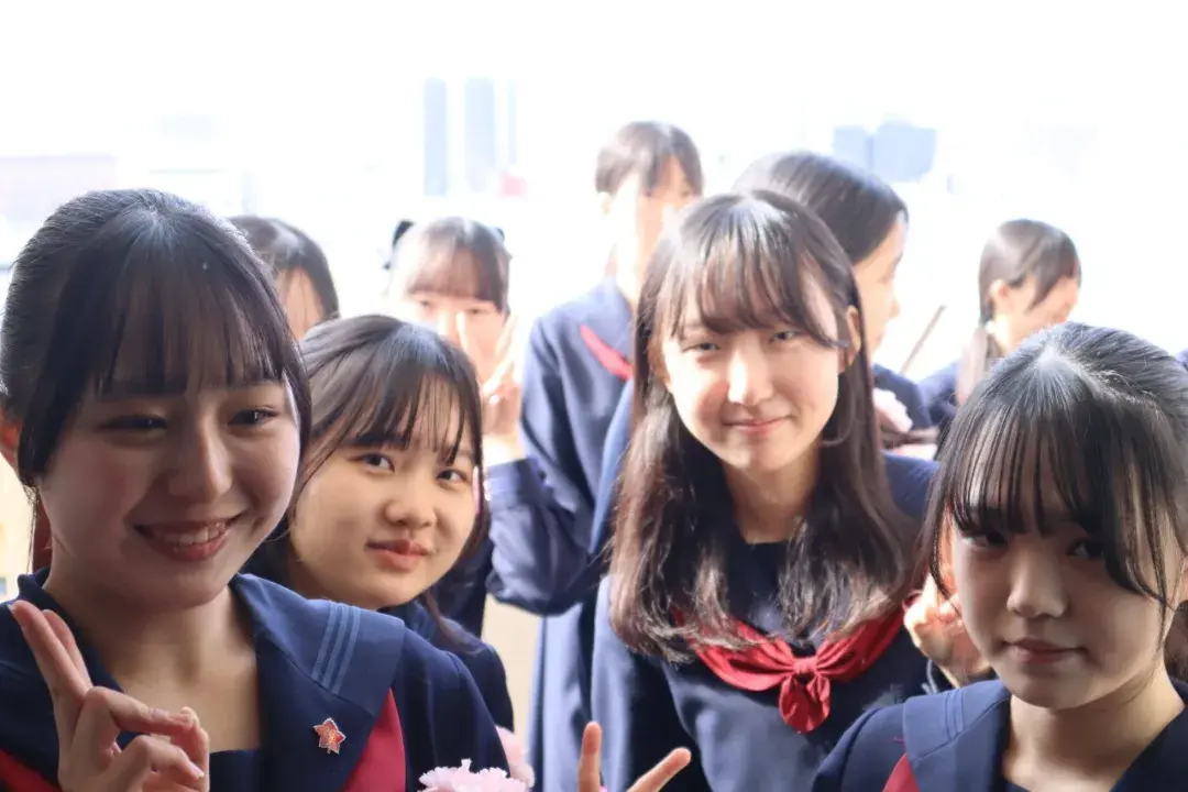 请输入图片描述