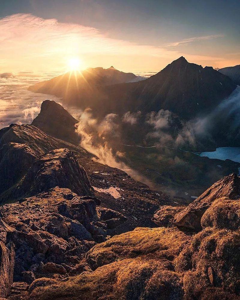 黑夜读诗山的主人要打开大梵世界的门——琉璃姬山的主人要打开大梵