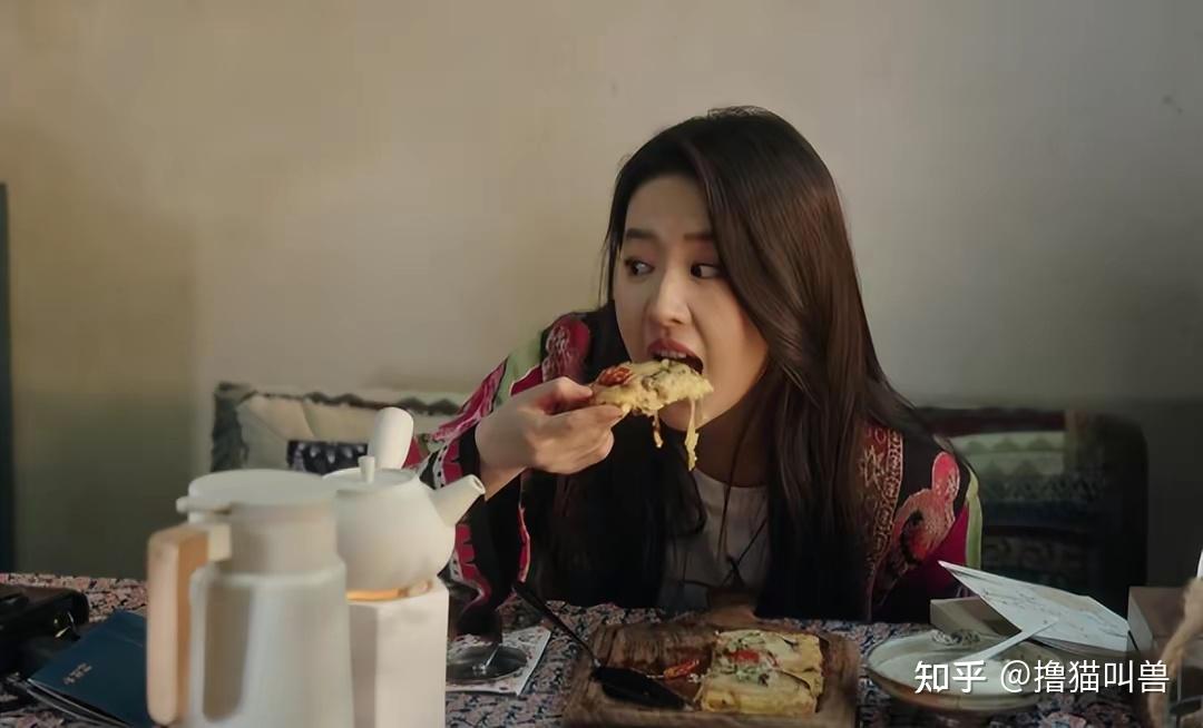 吃得越狠演技越稳刘亦菲吃花卷能让多少女演员脸红