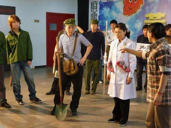 《黄金时代》陈清扬：为何撇开双腿无罪，打两下屁股就玷污清白？ - 知乎