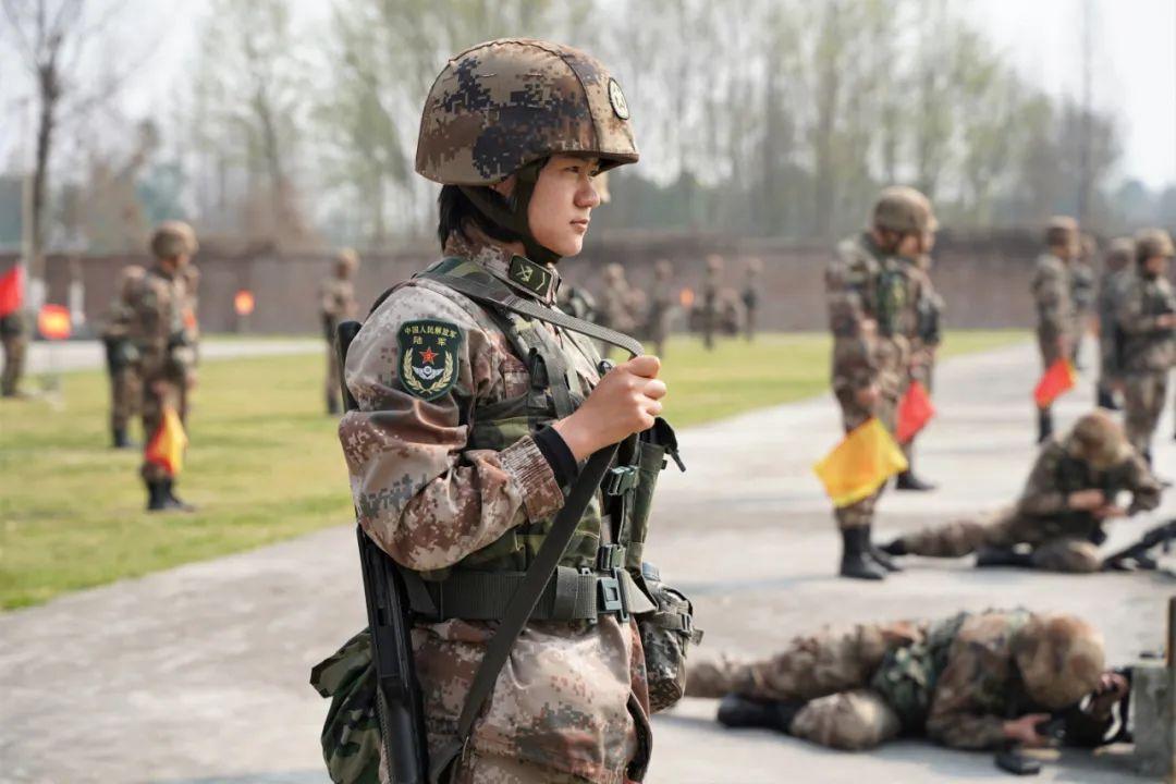 女子炮兵排组建不到半年,接到首次实弹射击任务.是任务,更是考验!