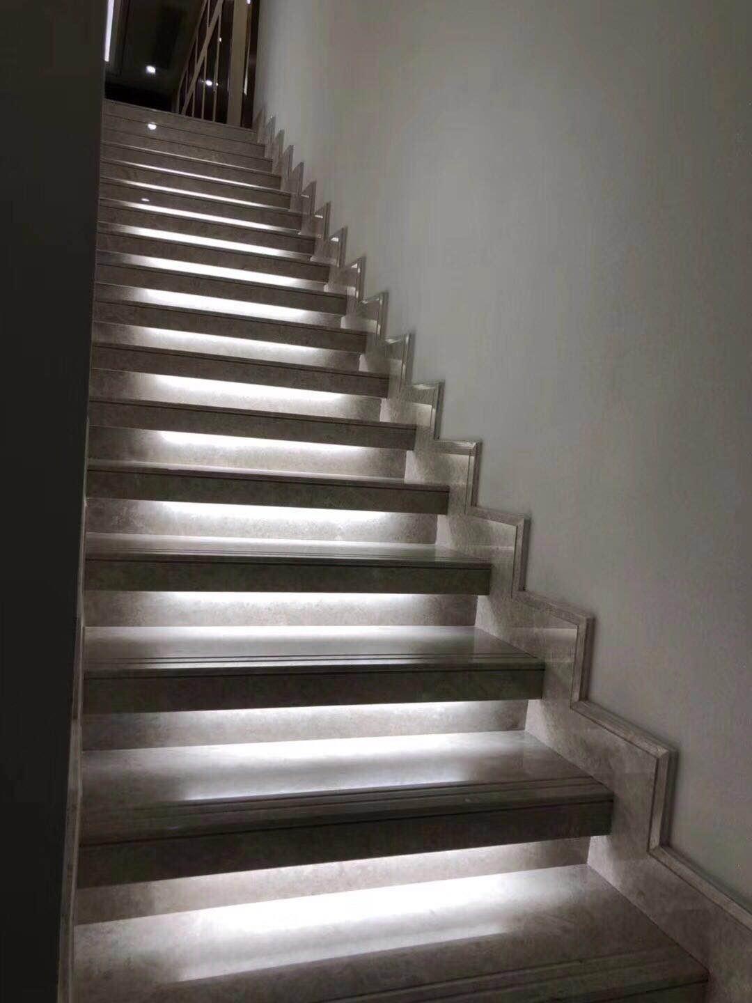 家里的楼梯用大理石还是花岗岩