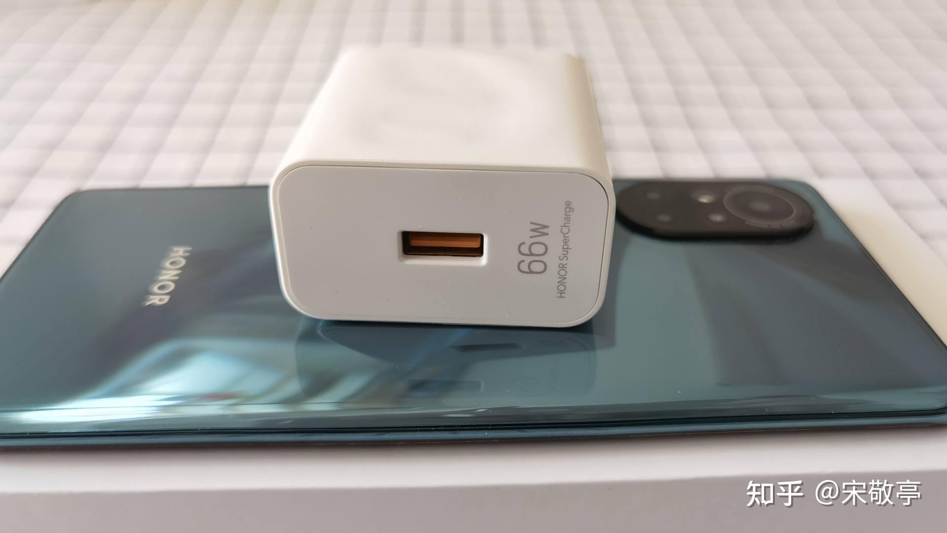 轻薄时尚双曲面荣耀v40轻奢版体验评测