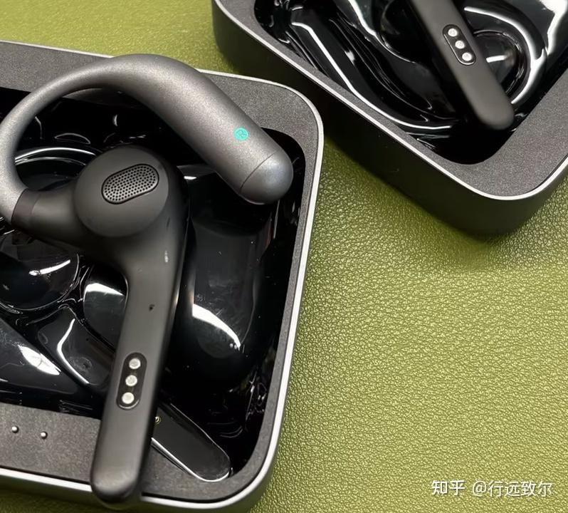 很多人用接入AI大语言模型的翻译耳机,为什么不直接用AI翻译?