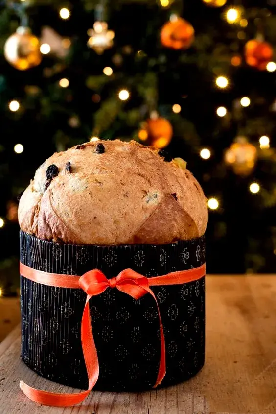 来自意大利的潘娜托尼panettone这是米兰人圣诞的节庆面包