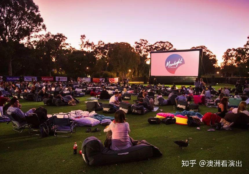 户外电影收藏这张清单在夏日星空下享受户外观影的绝爽体验含悉尼