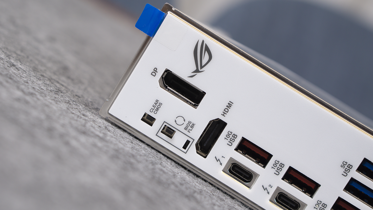 老内存再战！Intel 270K Plus+ 华硕ROG Z890吹雪S，才是更理智的选择！