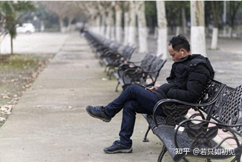 为何很多中年人失业后,建议不要去找更低端的工作?看网友怎么说 - 知乎