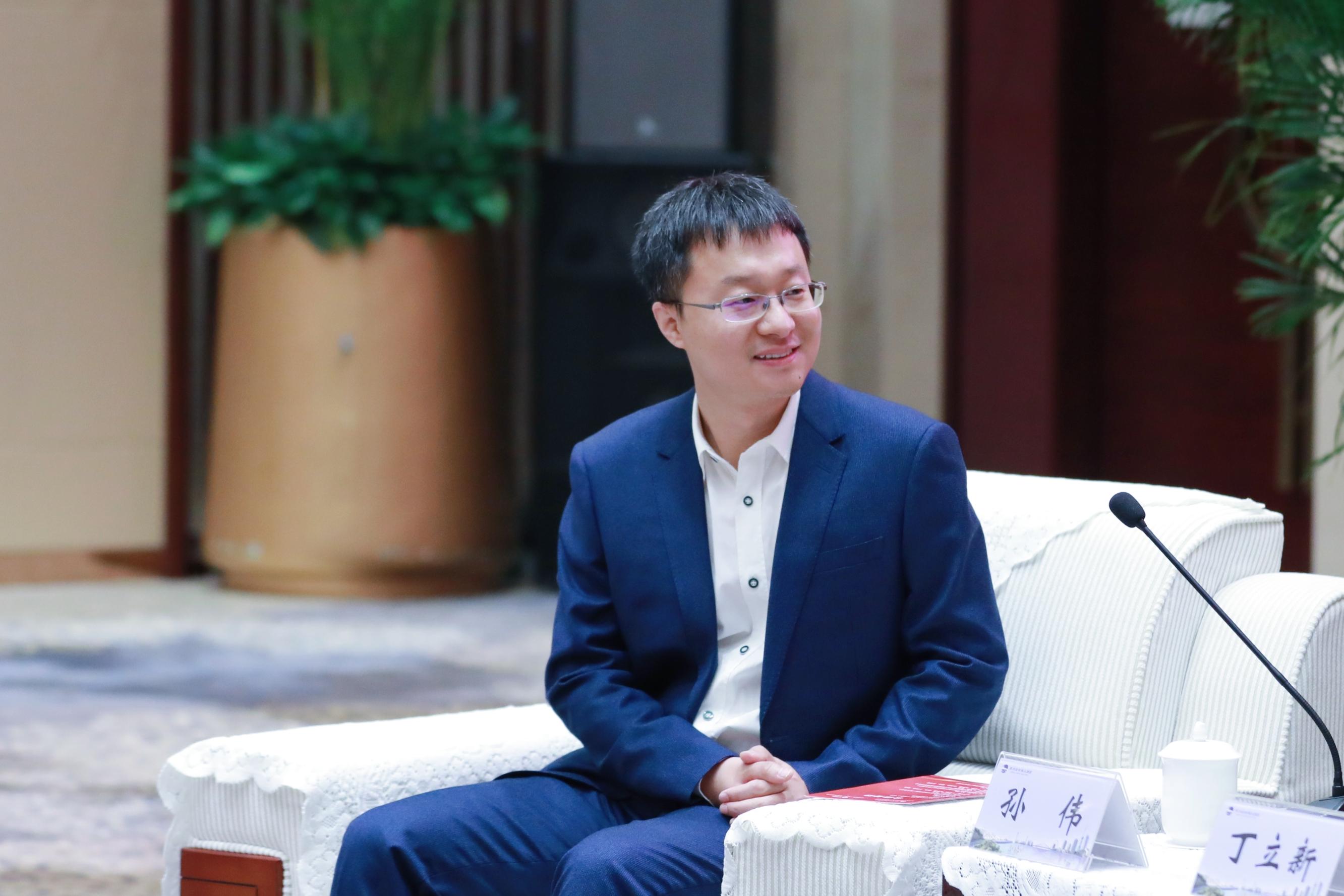 孙伟表示感谢吴中区对亿景智联发展的大力支持,得益于地方政府细致周