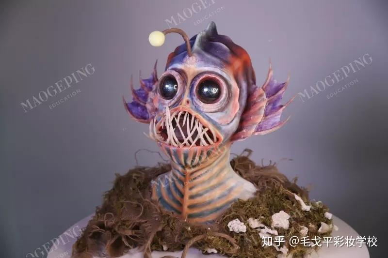 分享一组神奇的特效化妆作品化完妆简直像换了个头