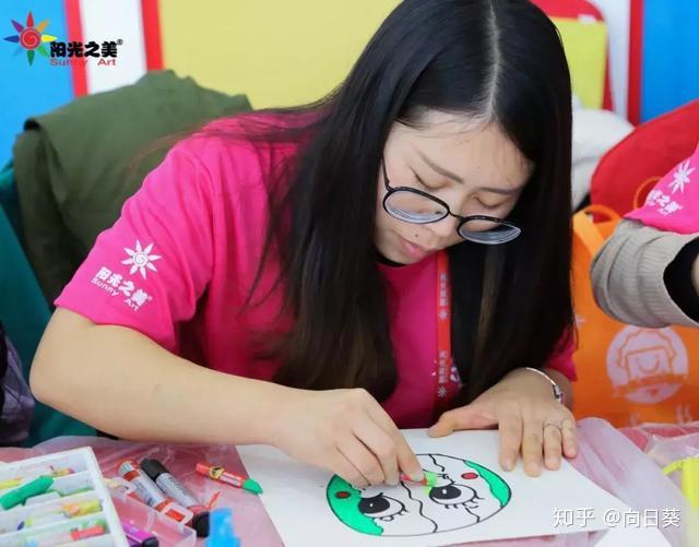 少儿美术老师必修课如何成为一个吸引孩子的美术老师