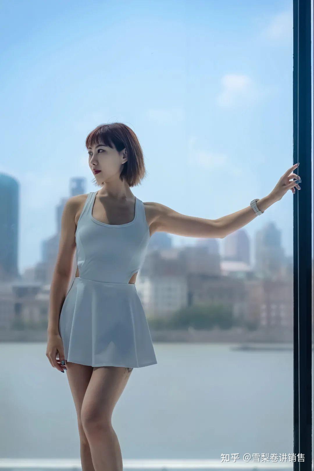 我是sophie,目前是意大利独立设计师品牌gabriele colangelo上海精品