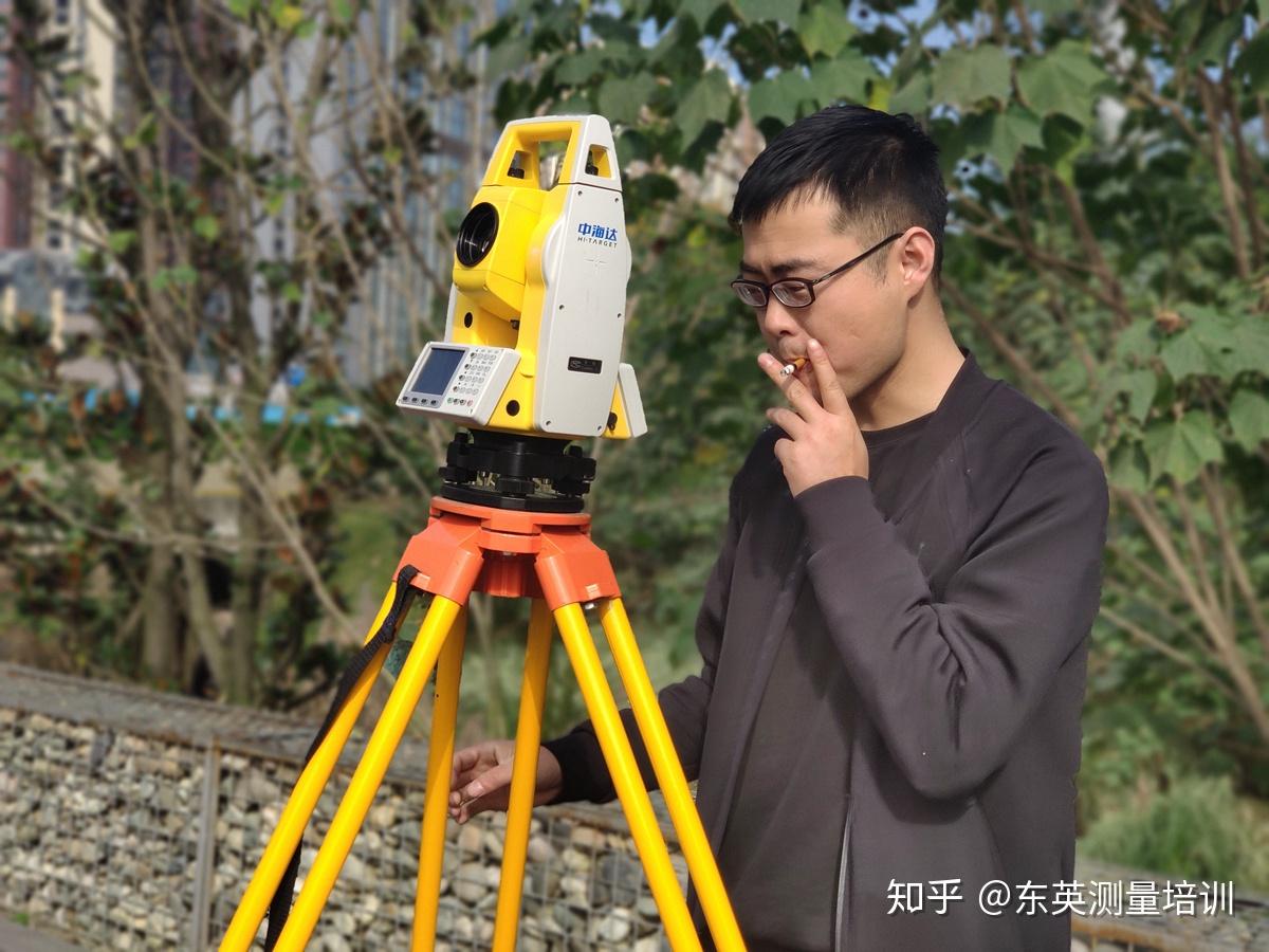 使用全站仪碎部测量的方法及操作步骤