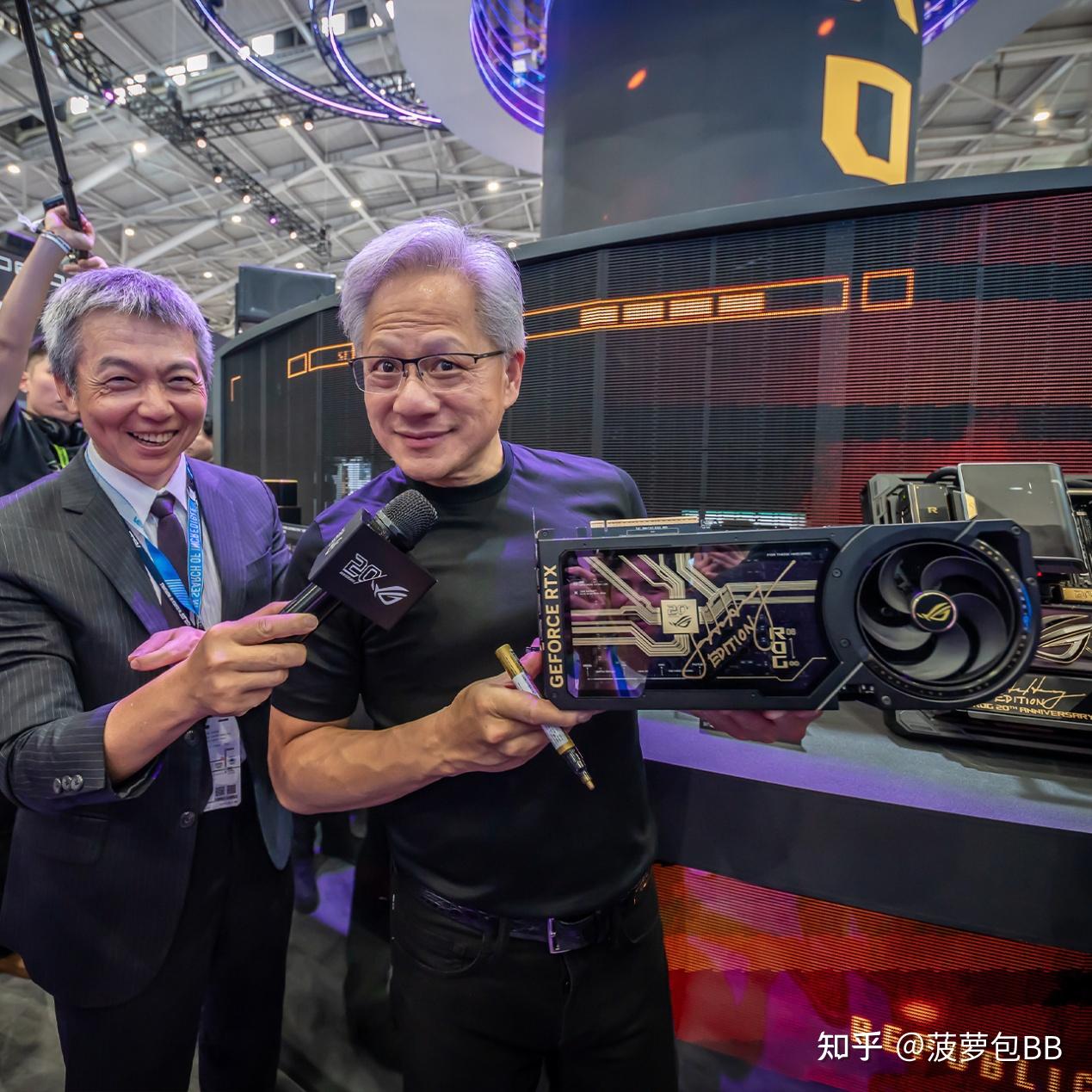 COMPUTEX 2026焦点:ROG发布夜神30周年版显卡,NVIDIA黄仁勋亲签成最大亮点