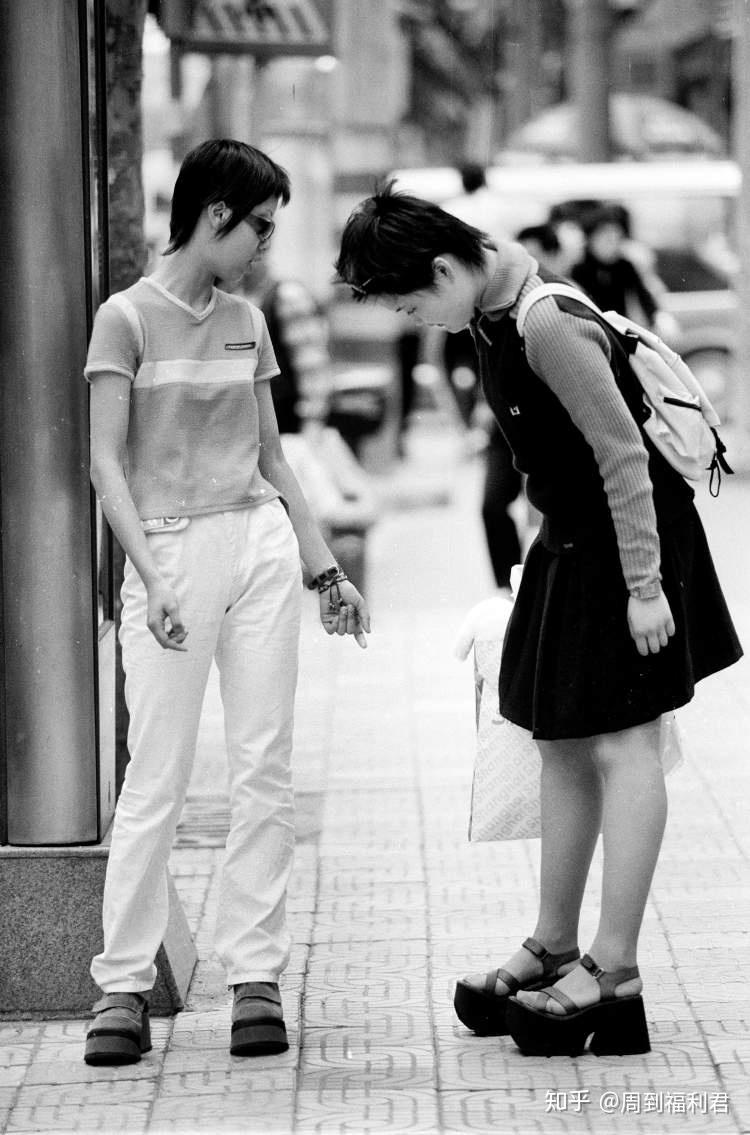 拾忆魔都光影故事⑦丨九十年代时髦风:不顾一切奔向美 - 知乎