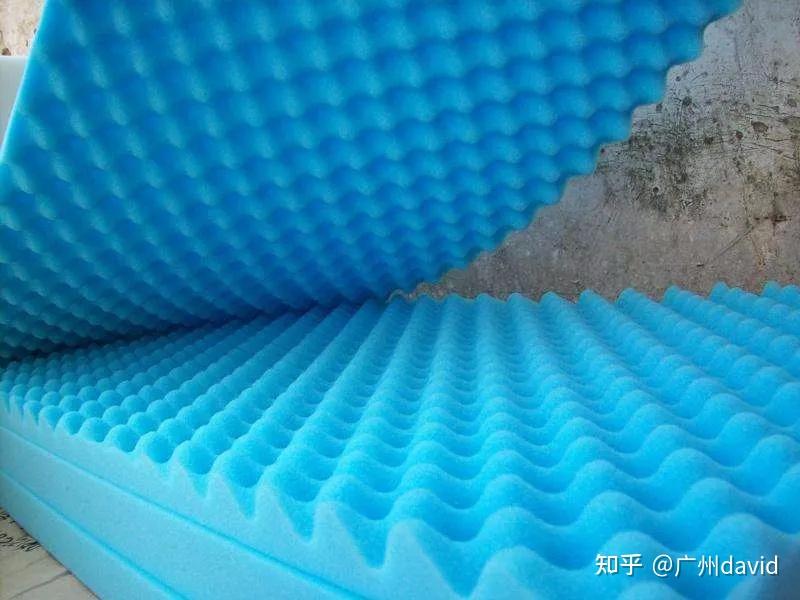 就算上上下下裹几层棉被,音量是小了,但同时也会音色大变,让人很难