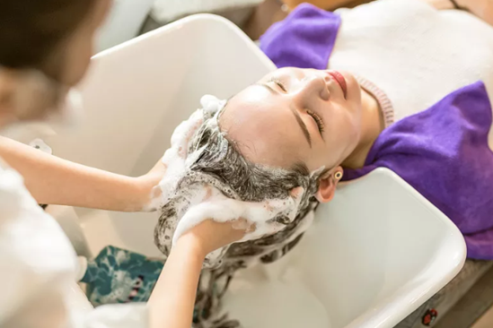 坐月子能洗头吗
