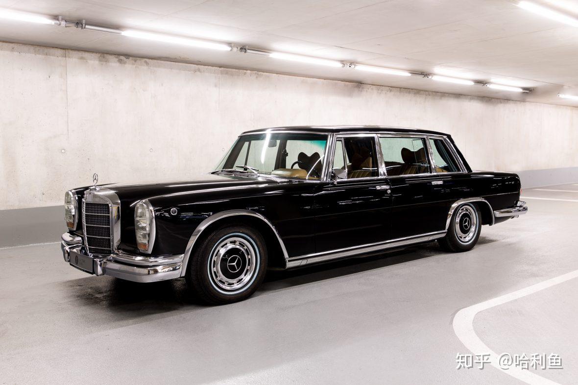 黑色的轿车:奔驰600(w100)c位鸥翼门:300sl gullwing(w194)左起第四辆