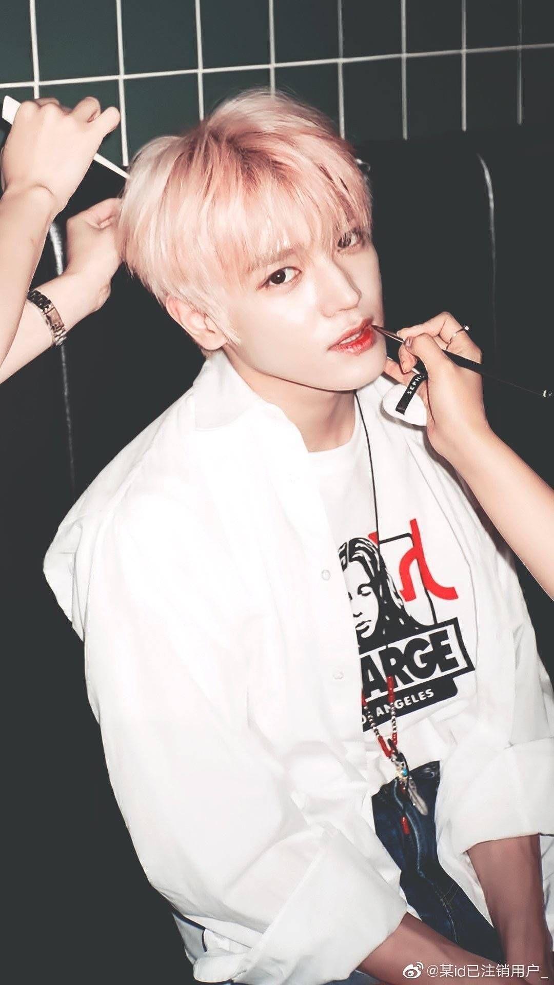 姐妹们有没有李泰容的神图啊可以做壁纸的内种最好无水印