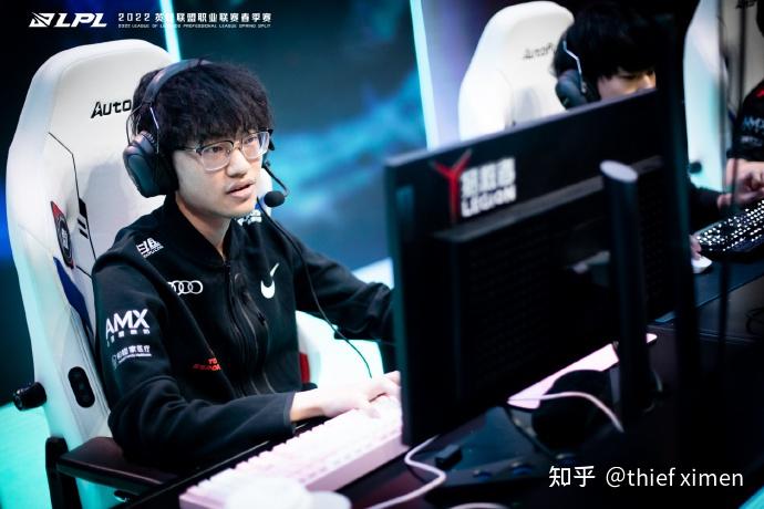 左手knight键盘:左手使用的键盘是filco的忍者白色双模104配列.