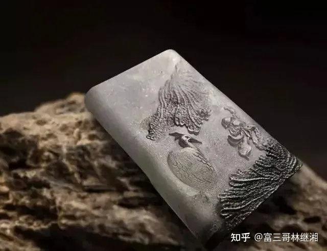 难得一遇的黑白翡翠寥寥几笔尽显国画风采