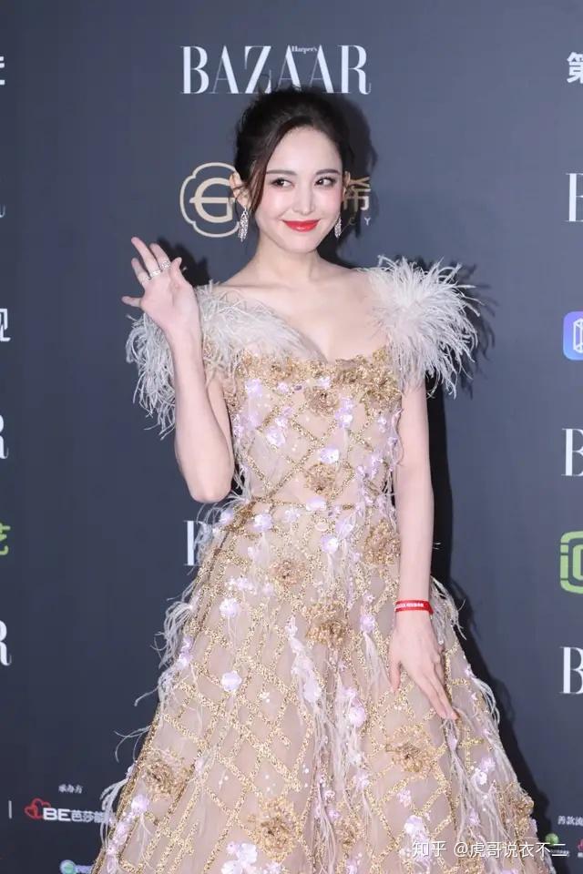 其中古力娜扎的高颜值可是相当的惊艳了.