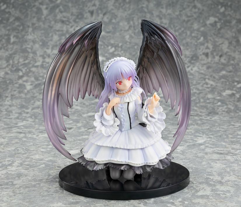 變身赤目天使色,禮服變成了純白,翅膀變成了黑色式樣.《angel beats!