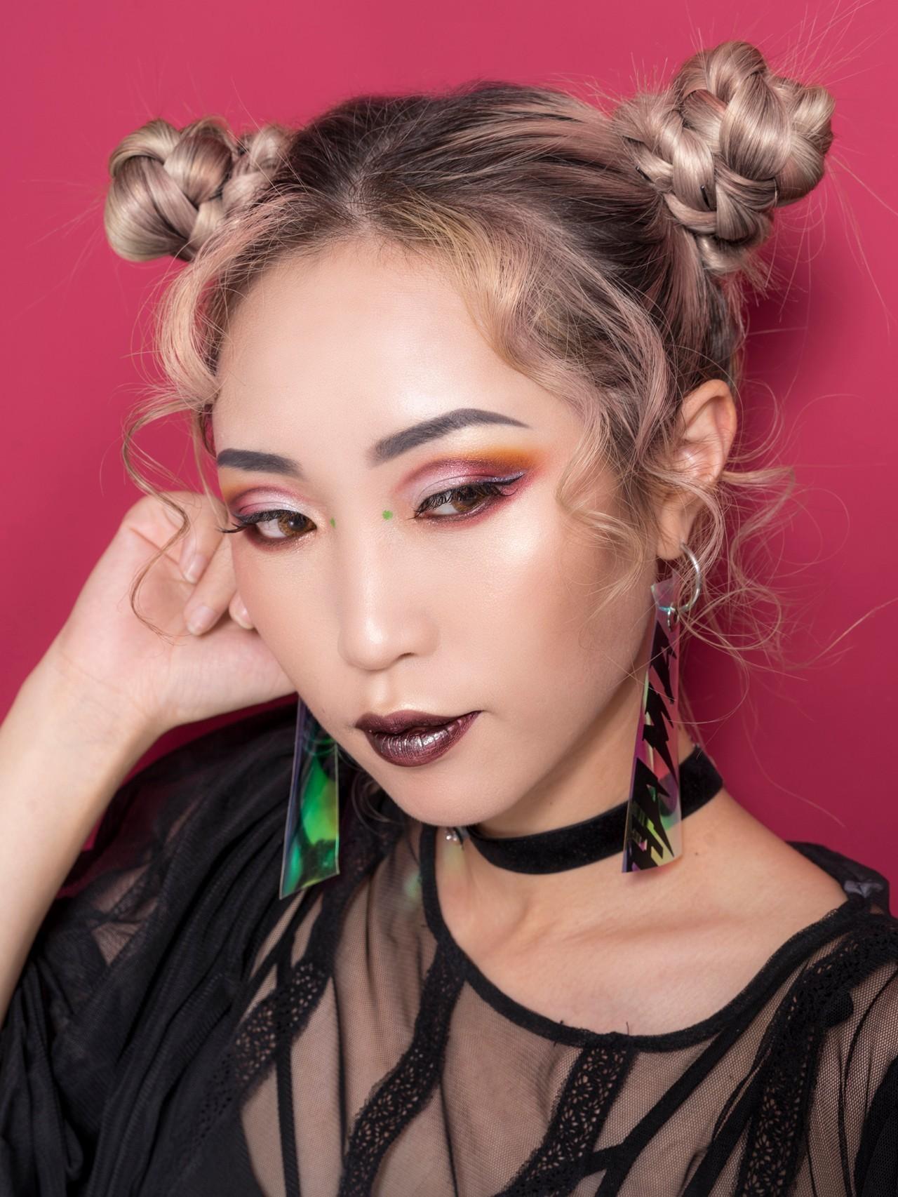 创意妆丨「玉兔也嘻哈」 红蓝绿随便搭 - 知乎