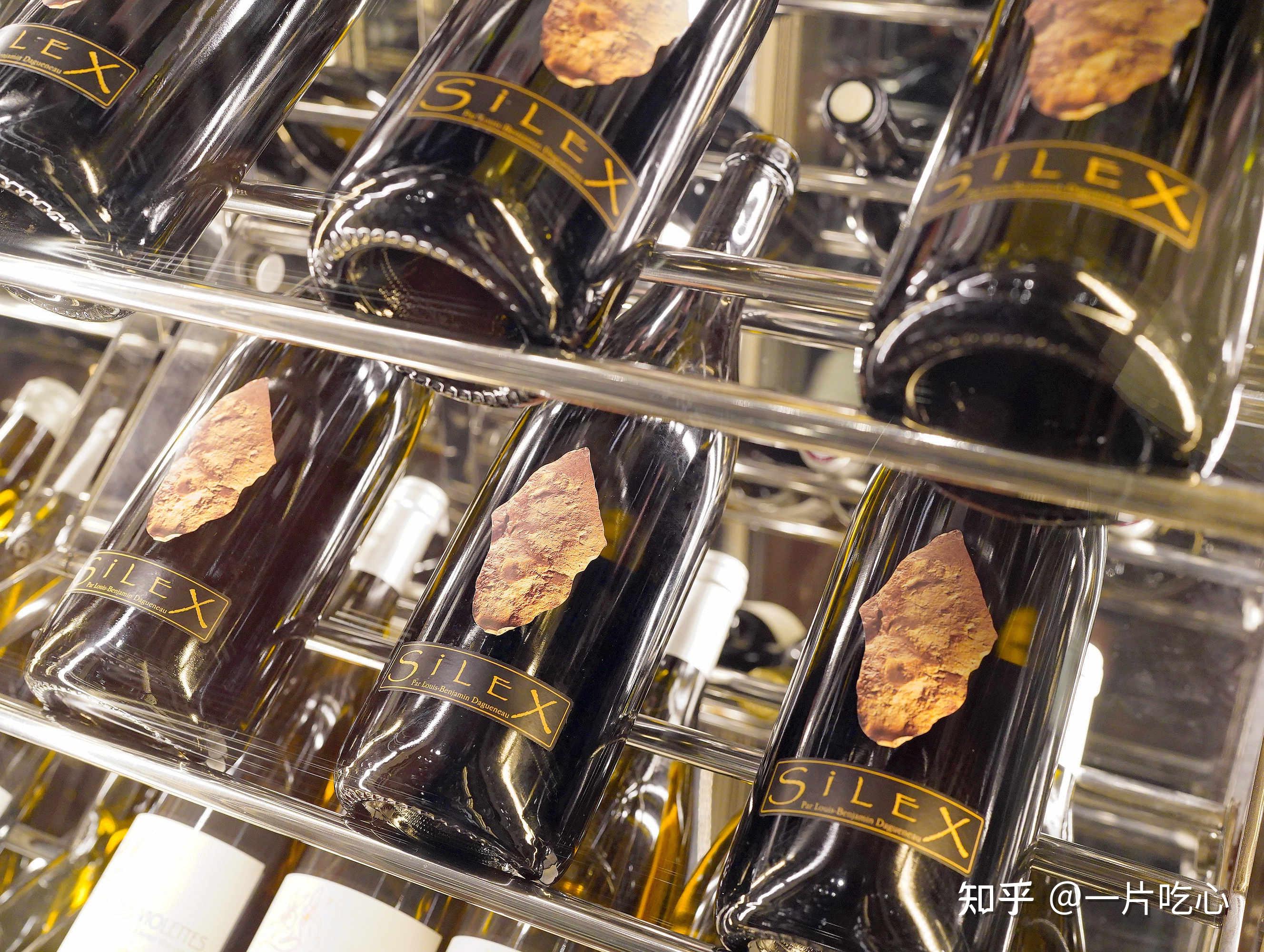 这款酒每年配额有限,我们转而选了一支心宜的勃艮第,这就开启晚餐.