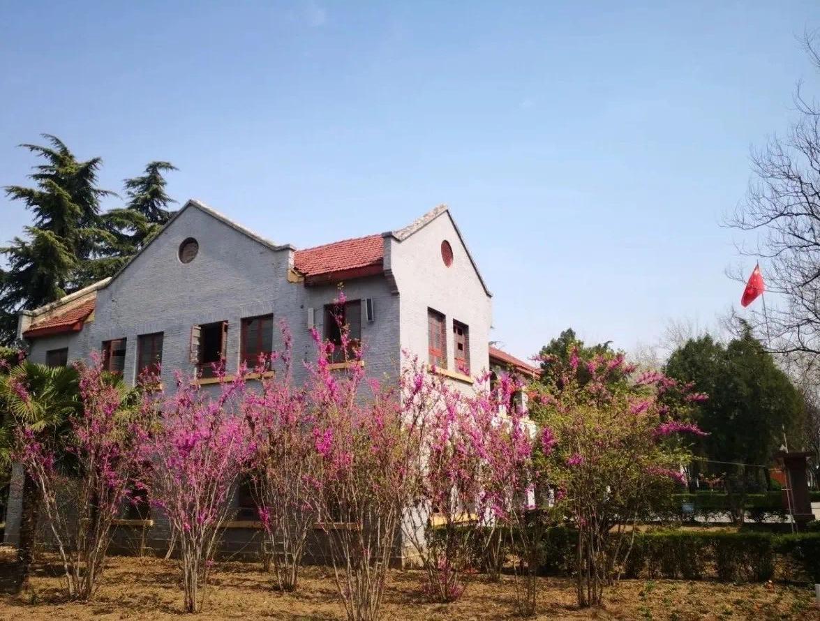 河南科技学院辉县校区