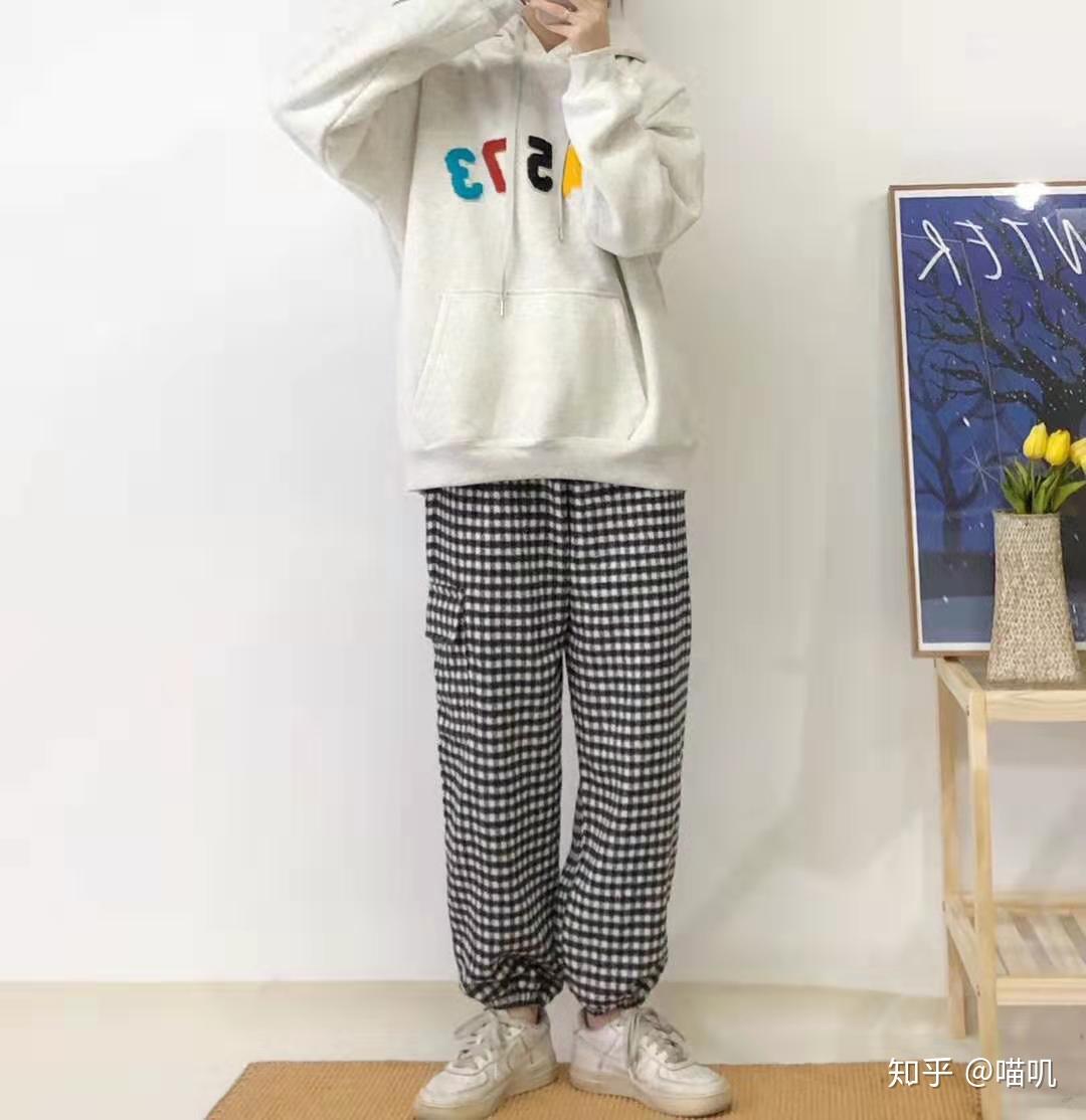 夏天穿搭学生半袖 v2-9086d687fb80d03e035f2703d7f8e12c_r.jpg