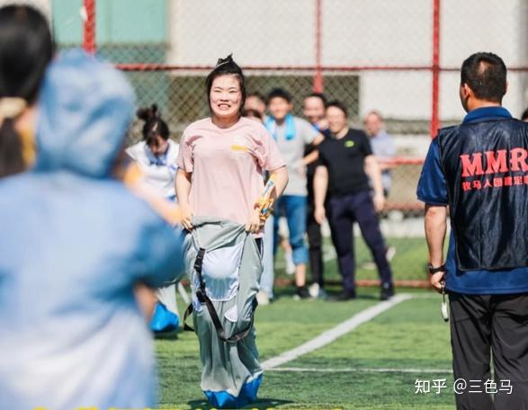 游戏团建_建男抢钱团_建房子的游戏