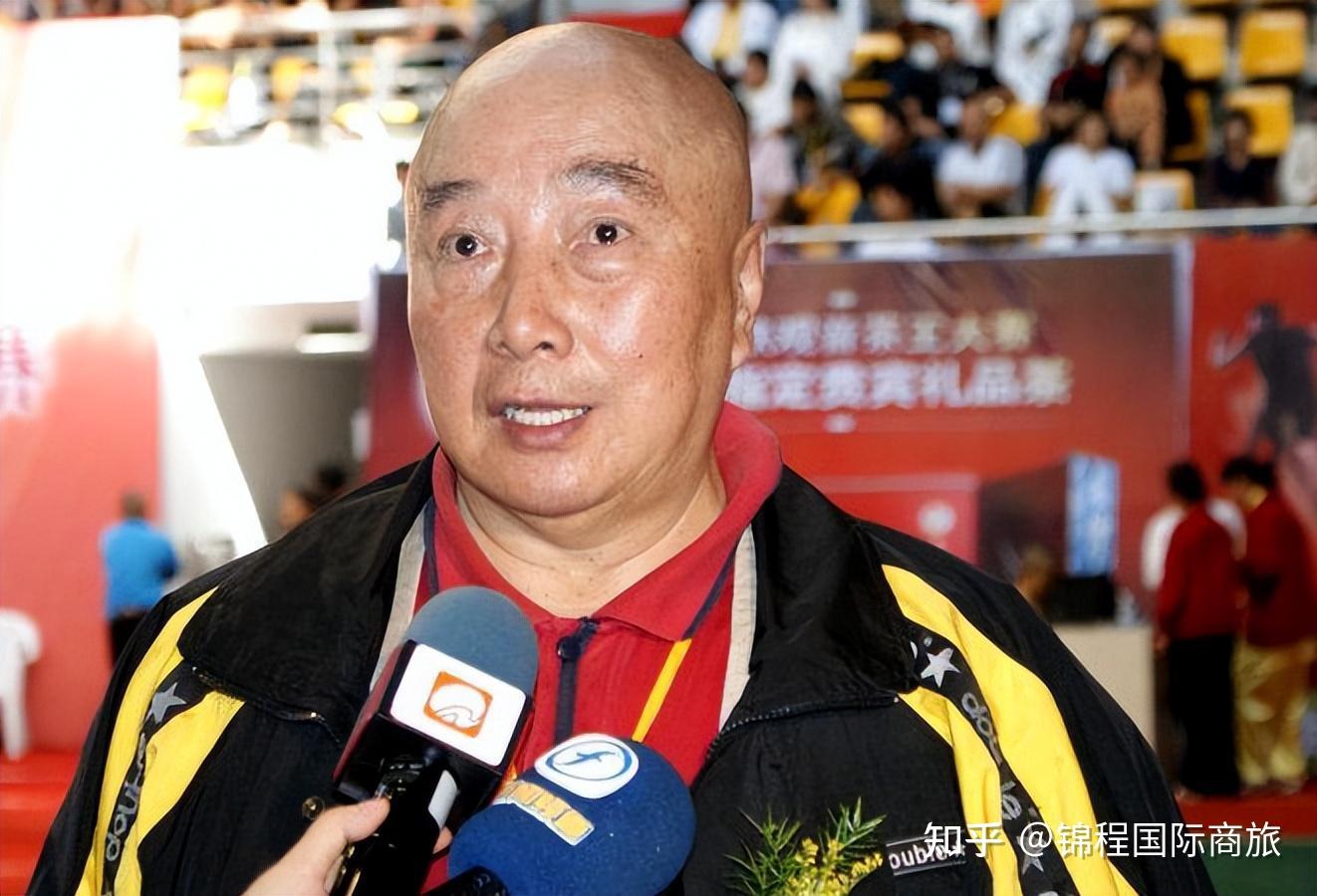 据悉,于海出生于1942年的山东,12岁时拜七星螳螂拳