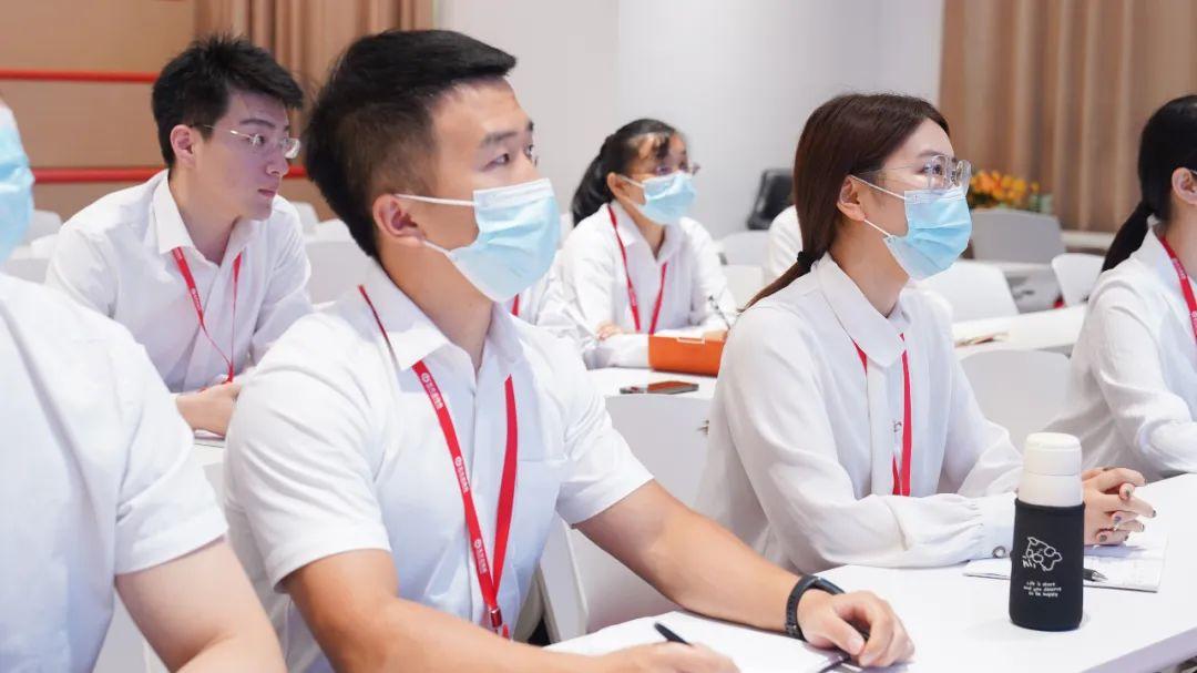 新人入职培训新岗位新挑战新征程东方龙商务新人专题培训圆满举行