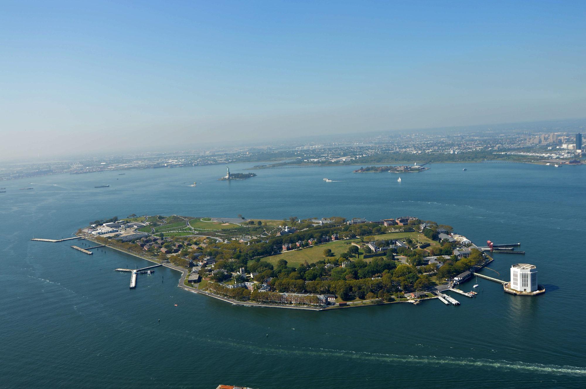 纽约总督岛骑行观光用车轮丈量纽约的静谧风光