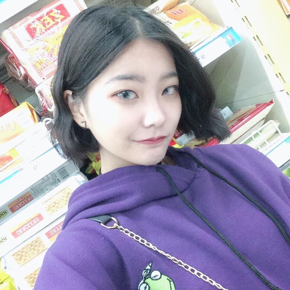 拍照如何拍出自然笑容 v2-90fd0decfdb79cf205662eb578ad9ad4_r.jpg