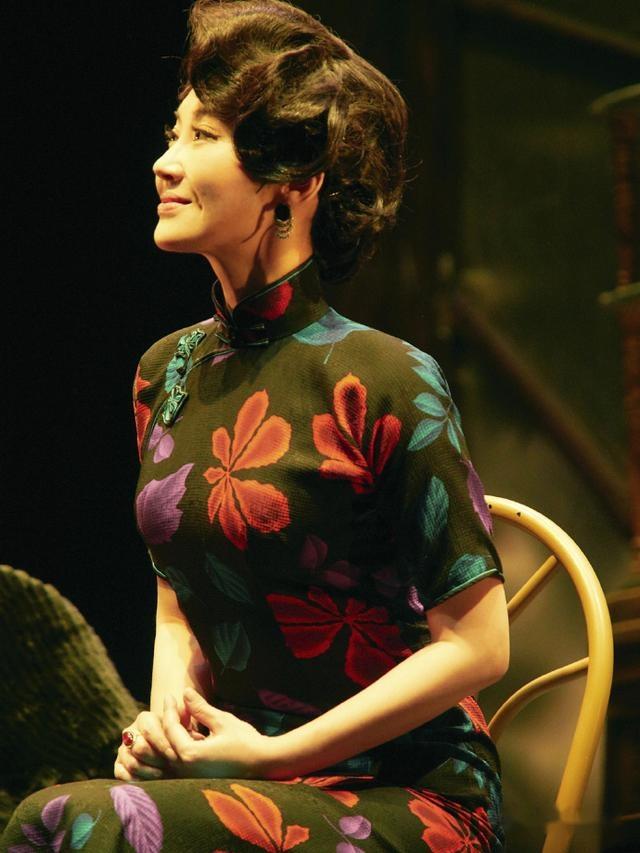 同样穿旗袍:许晴展现"旗袍臀",袁泉一眼万年,最后一位很特别 - 知乎