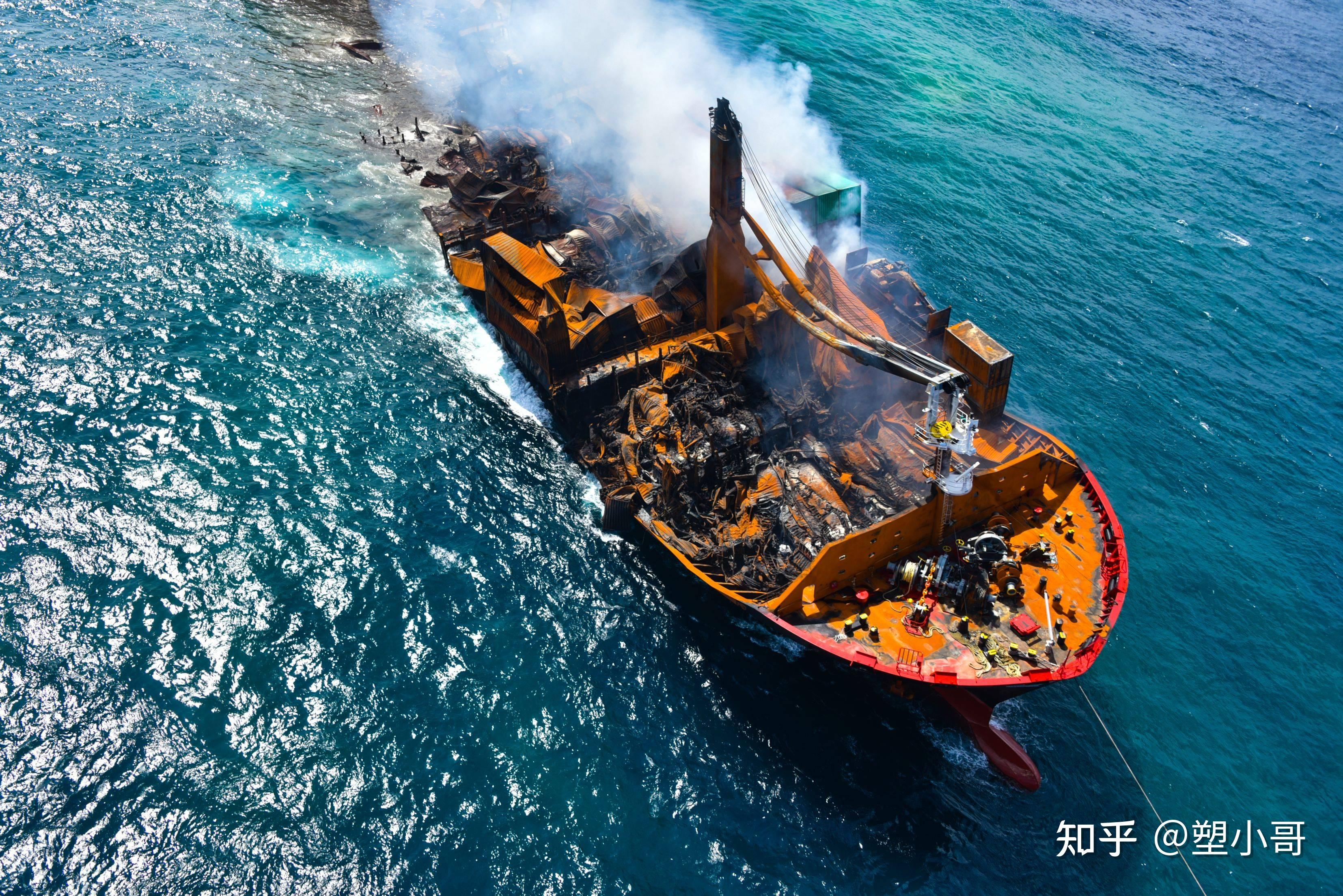 斯里兰卡起火货船沉没化学污染物入海