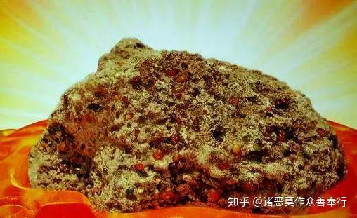 盛世重光 千年佛顶真骨舍利出现瑞象(图)