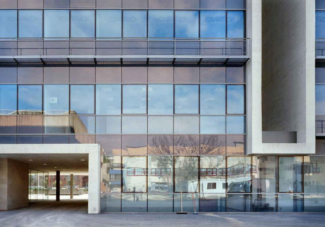 西班牙瓦伦西亚理工大学免联考商业创新硕士qs世界大学排名326可获得