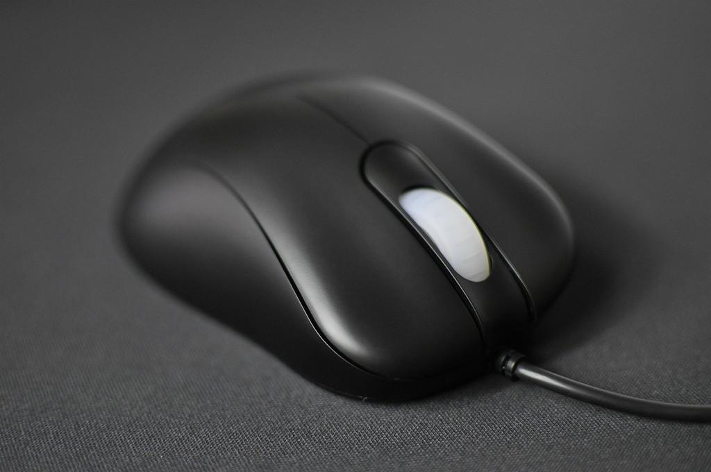 卓威ec2a游戏鼠标评测纯粹的只是手感