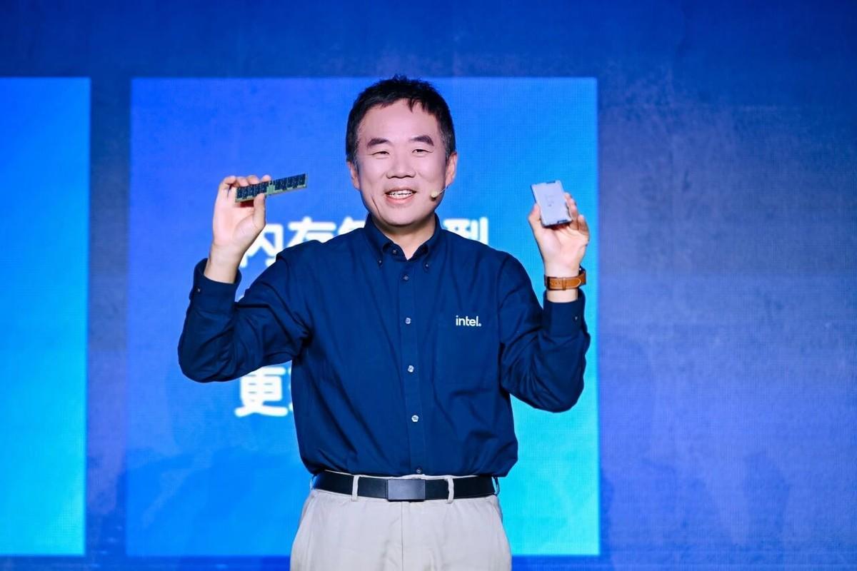 英特尔至强600与锐炫Pro B70双发,CPU性能最高提升400%,16卡组512GB显存