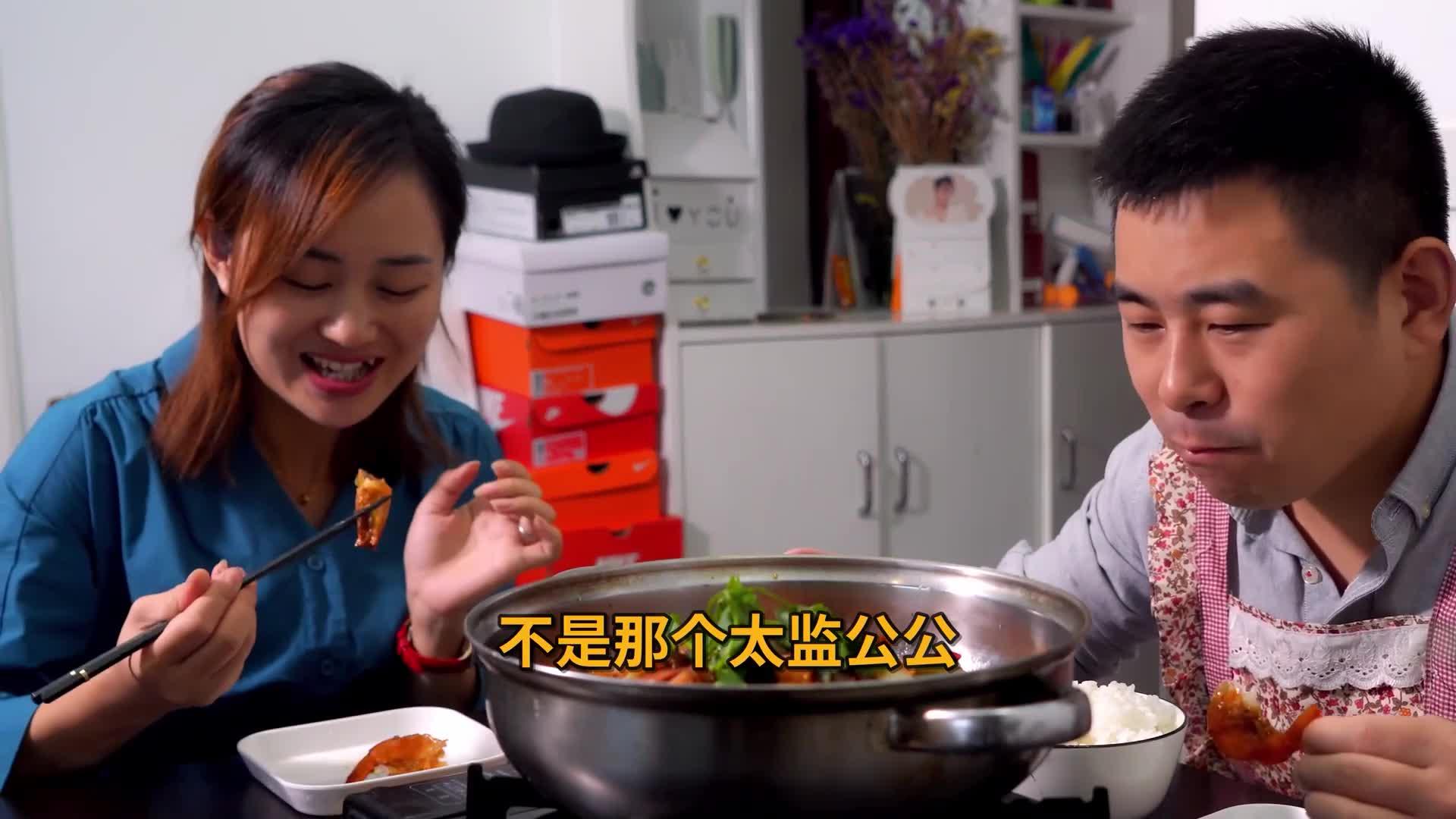 超小厨买4斤五花肉3袋螺蛳粉小小厨周末休假全家来个自助烤肉