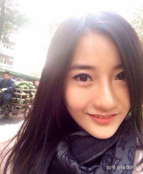 清华校花彭菲茗颜值高有才华可盐可甜可帅酷衣品满分
