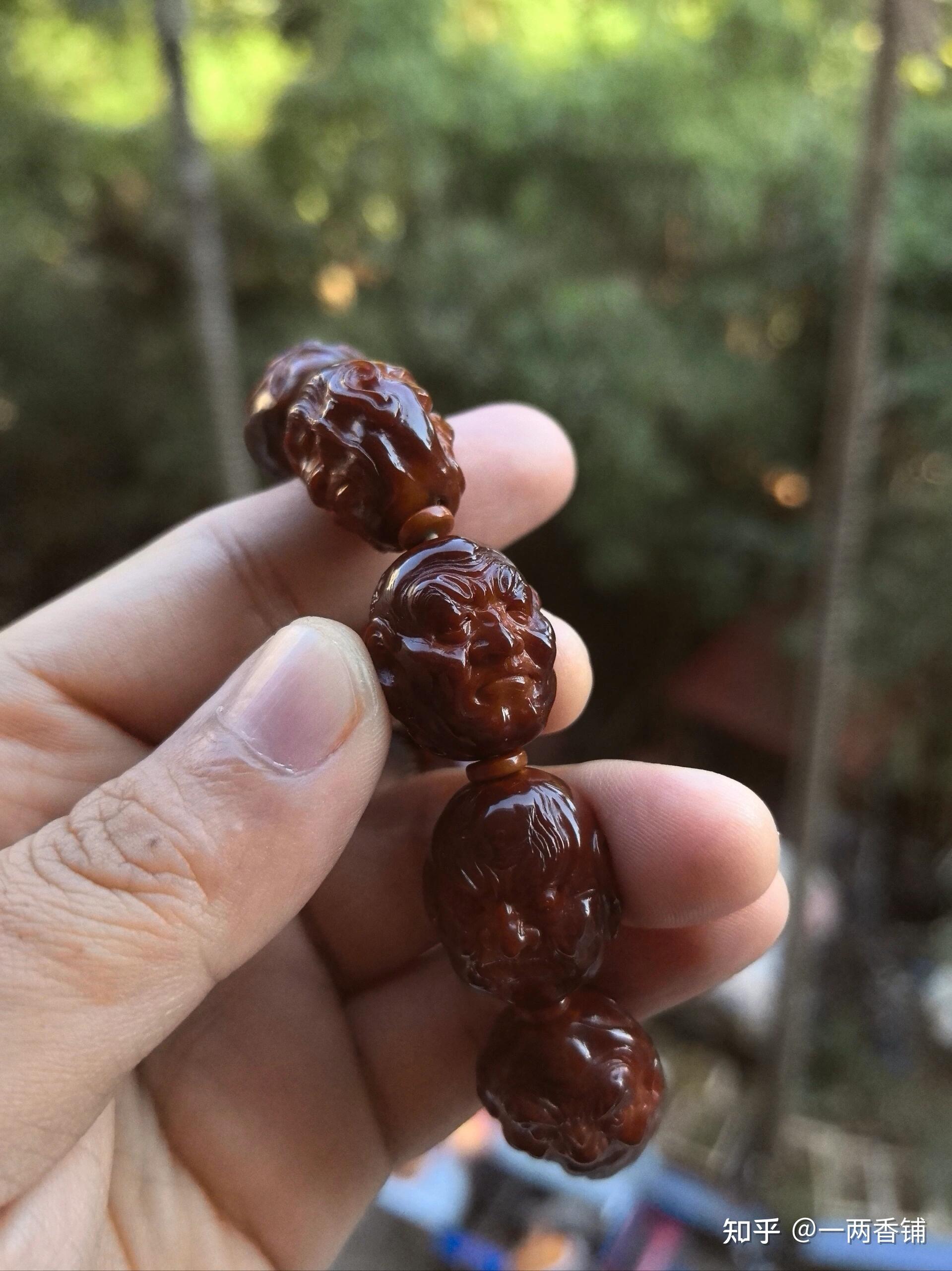 难怪这么多人喜欢橄榄核,盘了10年后,这玉化效果谁看了不眼红! - 知乎