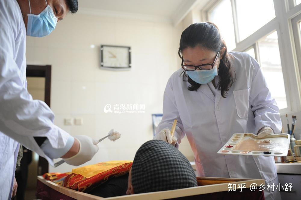 在殡仪馆上班的女人,胆子能有多大?