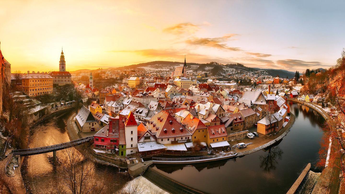 欧洲最漂亮的世外桃源古镇与瑞士首都神似中国游客格外多